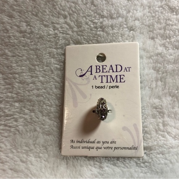 FINAL SALE- LEAVING CLOSET-NO FURTHER DISCOUNTS - Picture 3 of 13